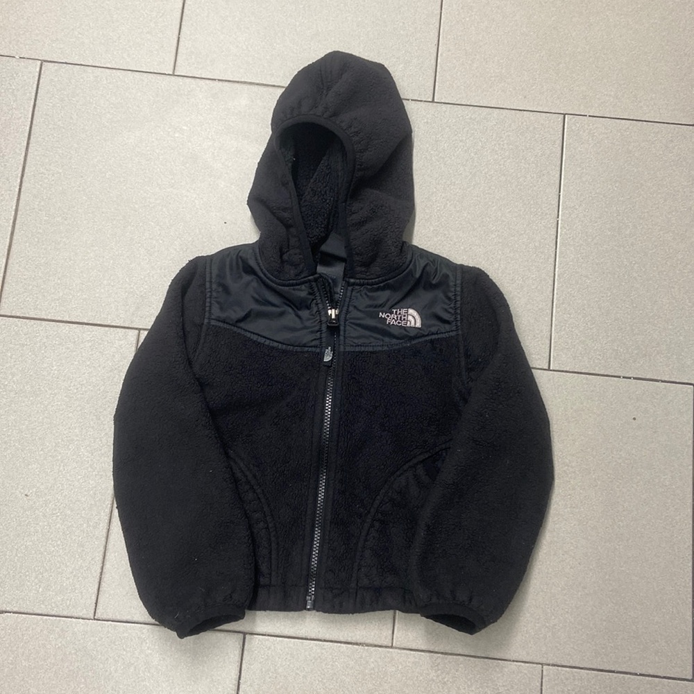 North face kids windbreaker coat